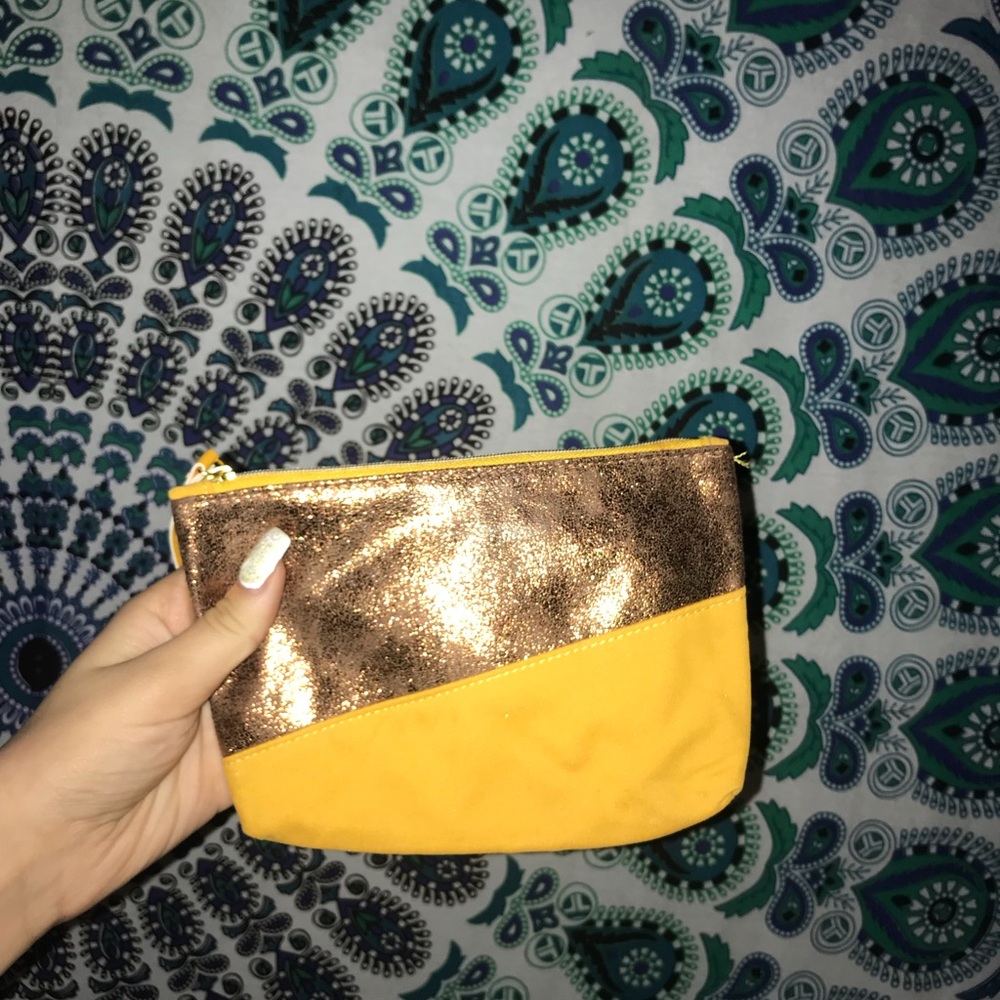 Cosmetic bag